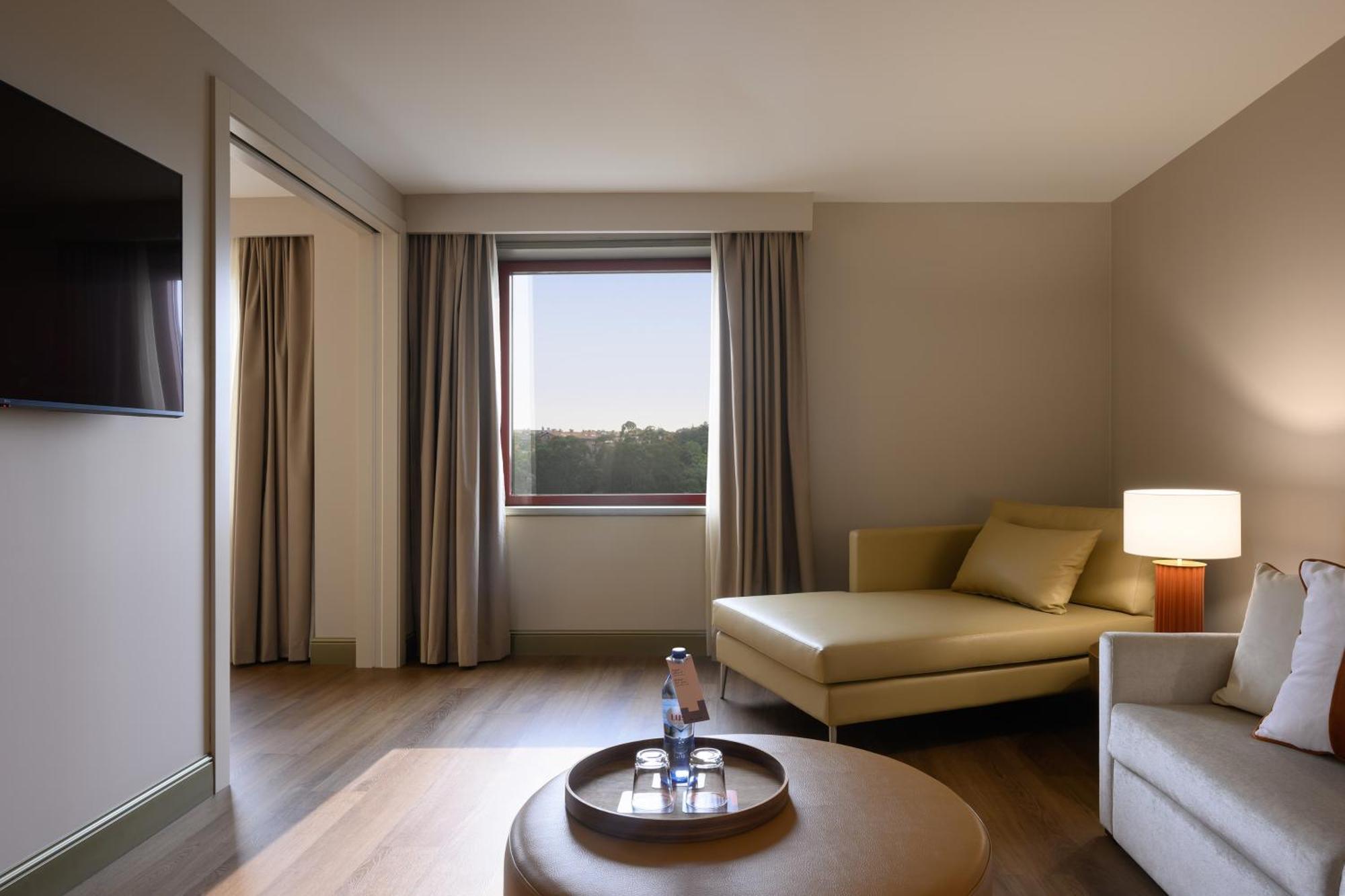 Hotel Coimbra Aeminium, Affiliated By Melia מראה חיצוני תמונה